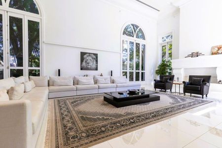 Casa à venda com 4 quartos, 1050m² em Jardim Petropolis, São Paulo