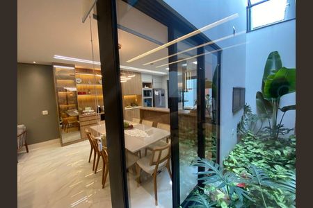 Casa à venda com 163m², 3 quartos e 2 vagas