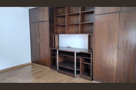 Casa à venda com 230m², 3 quartos e 4 vagas