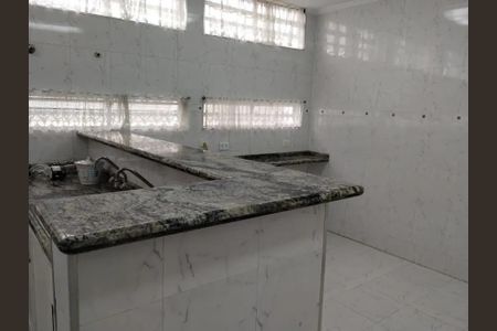 Casa à venda com 230m², 3 quartos e 4 vagas
