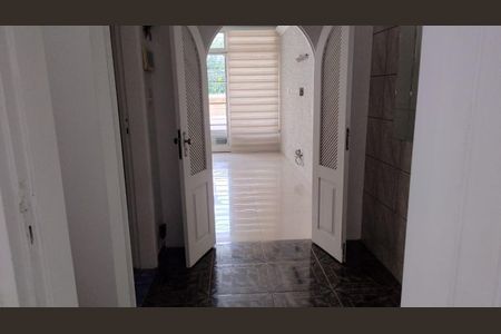 Casa à venda com 230m², 3 quartos e 4 vagas