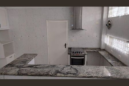 Casa à venda com 230m², 3 quartos e 4 vagas