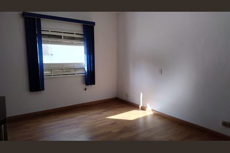 Casa à venda com 230m², 3 quartos e 4 vagas