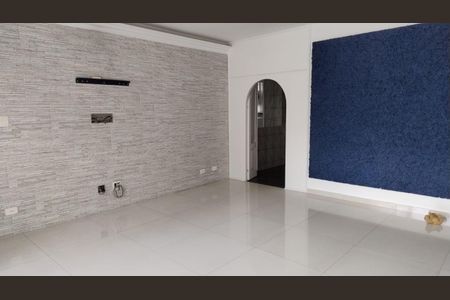 Casa à venda com 230m², 3 quartos e 4 vagas