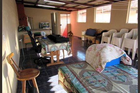 Casa à venda com 3 quartos, 269m² em Mauá, São Caetano do Sul
