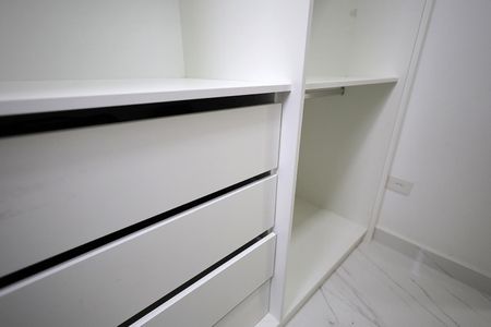 Apartamento para alugar com 108m², 2 quartos e 1 vaga Apartamento para alugar com 108m², 2 quartos e 1 vagaCloset