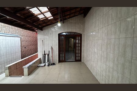 Casa para alugar com 160m², 3 quartos e 1 vaga Casa para alugar com 160m², 3 quartos e 1 vagaÁrea de Serviço