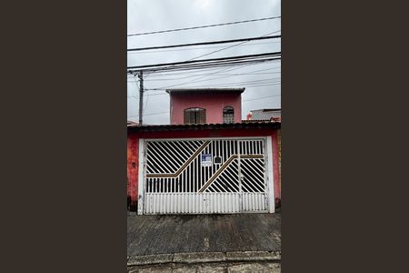 Casa para alugar com 160m², 3 quartos e 1 vaga Casa para alugar com 160m², 3 quartos e 1 vagaFachada