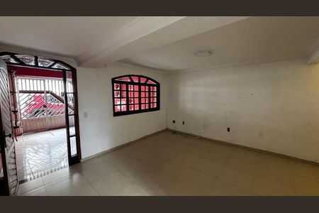 Casa para alugar com 160m², 3 quartos e 1 vaga Casa para alugar com 160m², 3 quartos e 1 vagaSala - Sala de Jantar