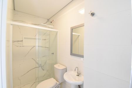 Banheiro do Loft de kitnet/studio para alugar com 1 quarto, 45m² em Jardim das Américas, Curitiba