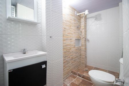 Banheiro de casa para alugar com 1 quarto, 40m² em Penha, Rio de Janeiro