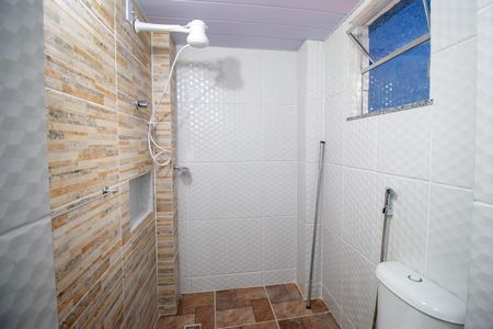 Banheiro de casa para alugar com 1 quarto, 40m² em Penha, Rio de Janeiro