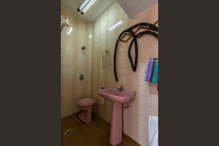 Casa para alugar com 175m², 3 quartos e 2 vagas Casa para alugar com 175m², 3 quartos e 2 vagasBanheiro de serviço