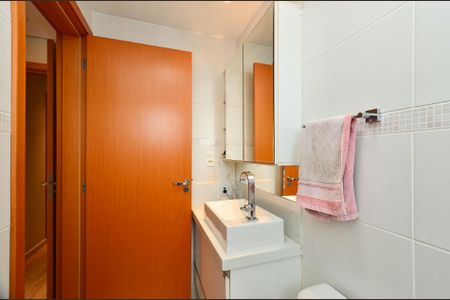 Apartamento à venda com 75m², 3 quartos e 2 vagas Apartamento à venda com 75m², 3 quartos e 2 vagasBanheiro Suíte