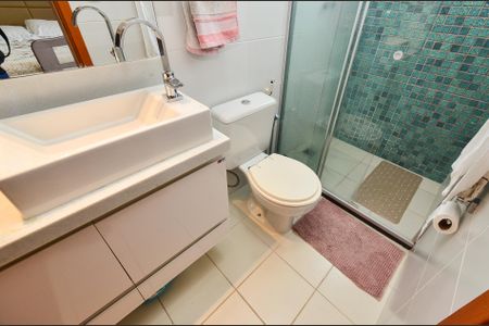Apartamento à venda com 75m², 3 quartos e 2 vagas Apartamento à venda com 75m², 3 quartos e 2 vagasBanheiro Suíte