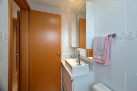Apartamento à venda com 75m², 3 quartos e 2 vagas Apartamento à venda com 75m², 3 quartos e 2 vagasBanheiro Suíte