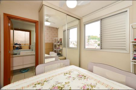 Apartamento à venda com 75m², 3 quartos e 2 vagas Apartamento à venda com 75m², 3 quartos e 2 vagasSuíte