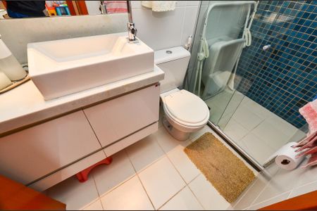 Apartamento à venda com 75m², 3 quartos e 2 vagas Apartamento à venda com 75m², 3 quartos e 2 vagasBanheiro Social