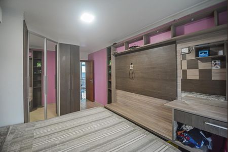 Casa de condomínio à venda com 727m², 4 quartos e 4 vagas Casa de condomínio à venda com 727m², 4 quartos e 4 vagasQuarto 2 - Suíte