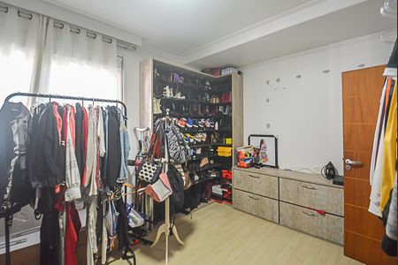 Casa de condomínio à venda com 727m², 4 quartos e 4 vagas Casa de condomínio à venda com 727m², 4 quartos e 4 vagasQuarto Suíte