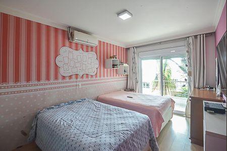 Casa de condomínio à venda com 727m², 4 quartos e 4 vagas Casa de condomínio à venda com 727m², 4 quartos e 4 vagasQuarto 3 - Suíte