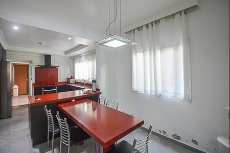 Casa de condomínio à venda com 727m², 4 quartos e 4 vagas Casa de condomínio à venda com 727m², 4 quartos e 4 vagasCozinha