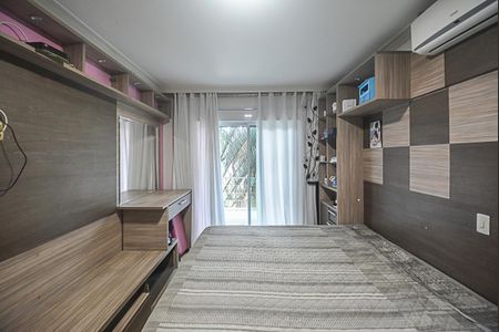Casa de condomínio à venda com 727m², 4 quartos e 4 vagas Casa de condomínio à venda com 727m², 4 quartos e 4 vagasQuarto 2 - Suíte