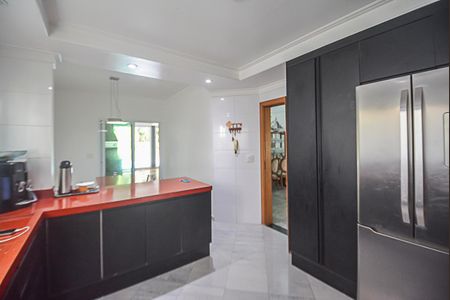 Casa de condomínio à venda com 727m², 4 quartos e 4 vagas Casa de condomínio à venda com 727m², 4 quartos e 4 vagasCozinha