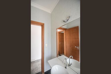 Casa de condomínio à venda com 727m², 4 quartos e 4 vagas Casa de condomínio à venda com 727m², 4 quartos e 4 vagasLavabo