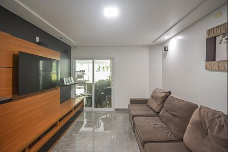 Casa de condomínio à venda com 727m², 4 quartos e 4 vagas Casa de condomínio à venda com 727m², 4 quartos e 4 vagasSala de TV
