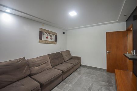 Casa de condomínio à venda com 727m², 4 quartos e 4 vagas Casa de condomínio à venda com 727m², 4 quartos e 4 vagasSala de TV