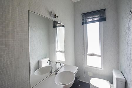 Casa de condomínio à venda com 727m², 4 quartos e 4 vagas Casa de condomínio à venda com 727m², 4 quartos e 4 vagasLavabo
