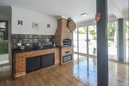 Casa de condomínio à venda com 727m², 4 quartos e 4 vagas Casa de condomínio à venda com 727m², 4 quartos e 4 vagasChurrasqueira