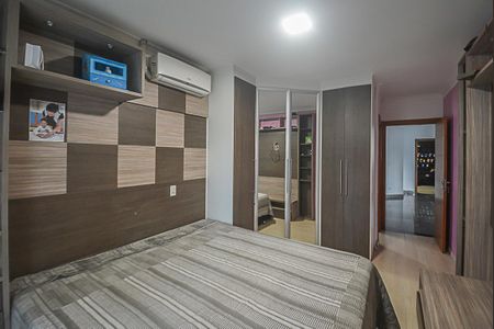 Casa de condomínio à venda com 727m², 4 quartos e 4 vagas Casa de condomínio à venda com 727m², 4 quartos e 4 vagasQuarto 2 - Suíte