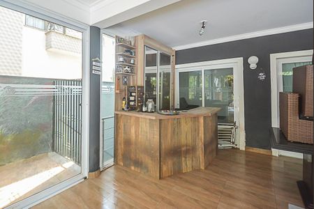 Casa de condomínio à venda com 727m², 4 quartos e 4 vagas Casa de condomínio à venda com 727m², 4 quartos e 4 vagasChurrasqueira