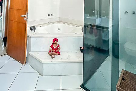Casa de condomínio à venda com 727m², 4 quartos e 4 vagas Casa de condomínio à venda com 727m², 4 quartos e 4 vagasBanheiro da Suíte 4