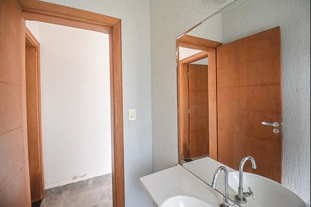 Casa de condomínio à venda com 727m², 4 quartos e 4 vagas Casa de condomínio à venda com 727m², 4 quartos e 4 vagasLavabo