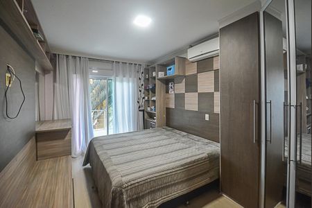 Casa de condomínio à venda com 727m², 4 quartos e 4 vagas Casa de condomínio à venda com 727m², 4 quartos e 4 vagasQuarto 2 - Suíte