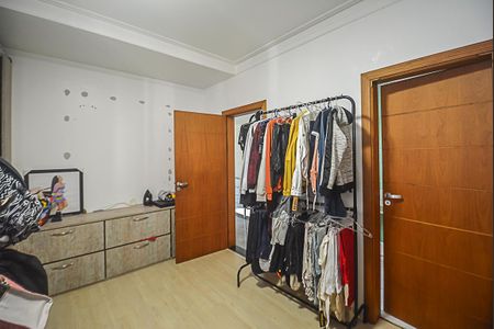 Casa de condomínio à venda com 727m², 4 quartos e 4 vagas Casa de condomínio à venda com 727m², 4 quartos e 4 vagasQuarto Suíte