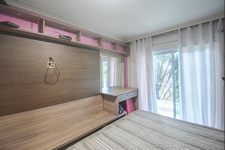 Casa de condomínio à venda com 727m², 4 quartos e 4 vagas Casa de condomínio à venda com 727m², 4 quartos e 4 vagasQuarto 2 - Suíte