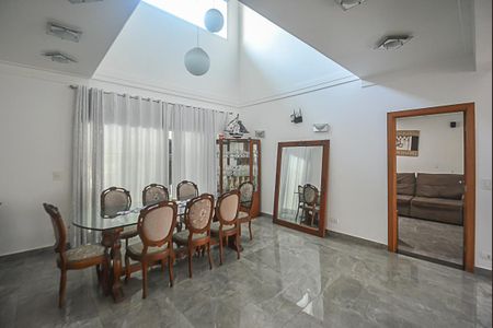 Casa de condomínio à venda com 727m², 4 quartos e 4 vagas Casa de condomínio à venda com 727m², 4 quartos e 4 vagasSala 3