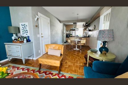 Apartamento à venda com 97m², 2 quartos e 1 vaga Apartamento à venda com 97m², 2 quartos e 1 vagaSala