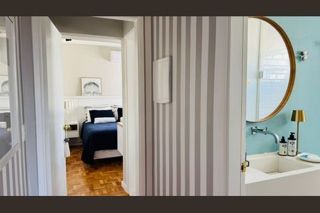 Apartamento à venda com 97m², 2 quartos e 1 vaga Apartamento à venda com 97m², 2 quartos e 1 vagaBanheiro