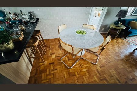 Apartamento à venda com 97m², 2 quartos e 1 vaga Apartamento à venda com 97m², 2 quartos e 1 vagaSala