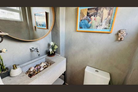 Apartamento à venda com 97m², 2 quartos e 1 vaga Apartamento à venda com 97m², 2 quartos e 1 vagaBanheiro