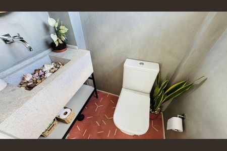 Apartamento à venda com 97m², 2 quartos e 1 vaga Apartamento à venda com 97m², 2 quartos e 1 vagaBanheiro
