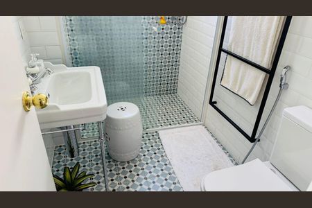 Apartamento à venda com 97m², 2 quartos e 1 vaga Apartamento à venda com 97m², 2 quartos e 1 vagaBanheiro