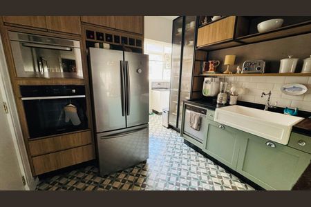 Apartamento à venda com 97m², 2 quartos e 1 vaga Apartamento à venda com 97m², 2 quartos e 1 vagaCozinha