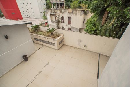 Apartamento à venda com 85m², 2 quartos e 2 vagasVista da Varanda do Quarto 2