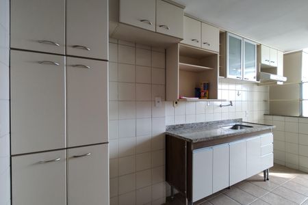 Apartamento para alugar com 80m², 3 quartos e 1 vaga Apartamento para alugar com 80m², 3 quartos e 1 vagaCozinha - Armários